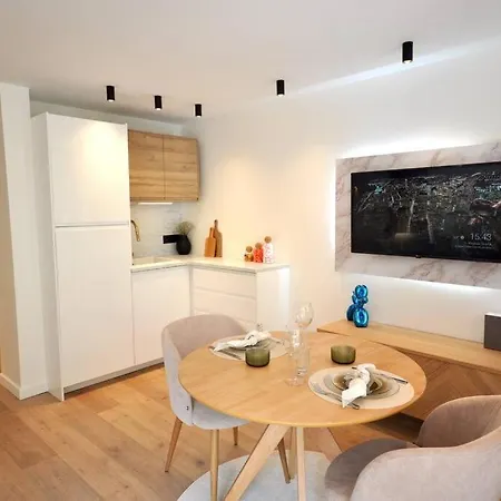 Monaco # Menton - Pool - Center - Private Parking - Clim - Fast Wifi - Solarium - Full Renovated - Beach & Sun - Apartmán