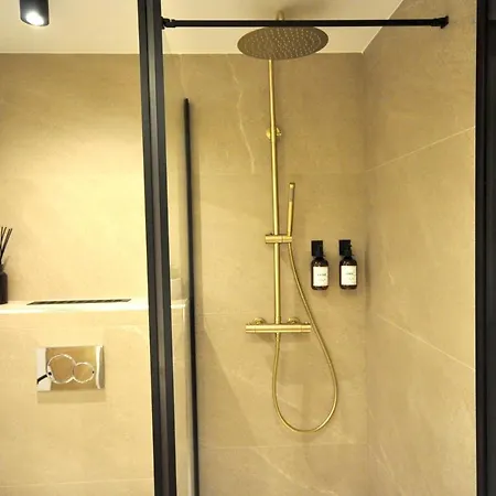 Apartmán Monaco # Menton - Pool - Center - Private Parking - Clim - Fast Wifi - Solarium - Full Renovated - Beach & Sun - *