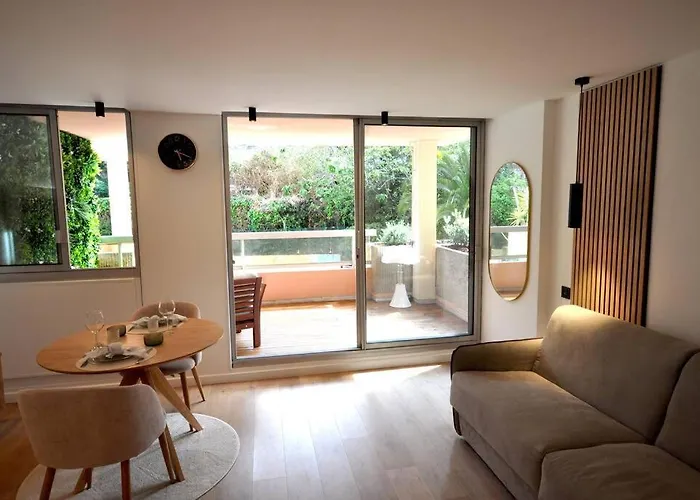 Monaco # Menton - Pool - Center - Private Parking - Clim - Fast Wifi - Solarium - Full Renovated - Beach & Sun - شقة