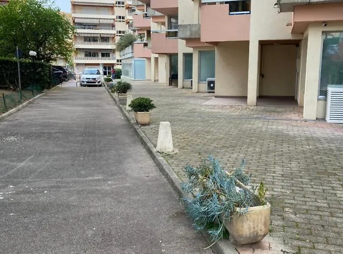 شقة Monaco # Menton - Pool - Center - Private Parking - Clim - Fast Wifi - Solarium - Full Renovated - Beach & Sun - روكوبرُن كاب مارتي