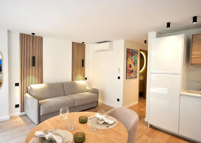 Monaco # Menton - Pool - Center - Private Parking - Clim - Fast Wifi - Solarium - Full Renovated - Beach & Sun - *