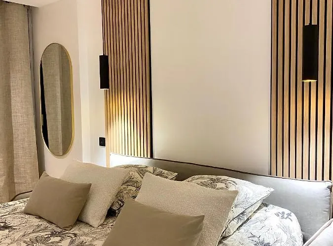 Monaco # Menton - Pool - Center - Private Parking - Clim - Fast Wifi - Solarium - Full Renovated - Beach & Sun - شقة